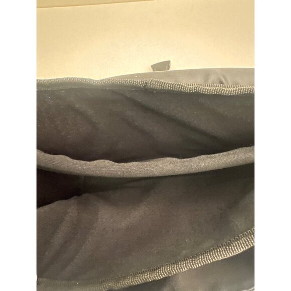 Targus Black Gray Laptop Messenger Bag Adjustable Shoulder Strap 11”x10”x3” EUC - Picture 6 of 6